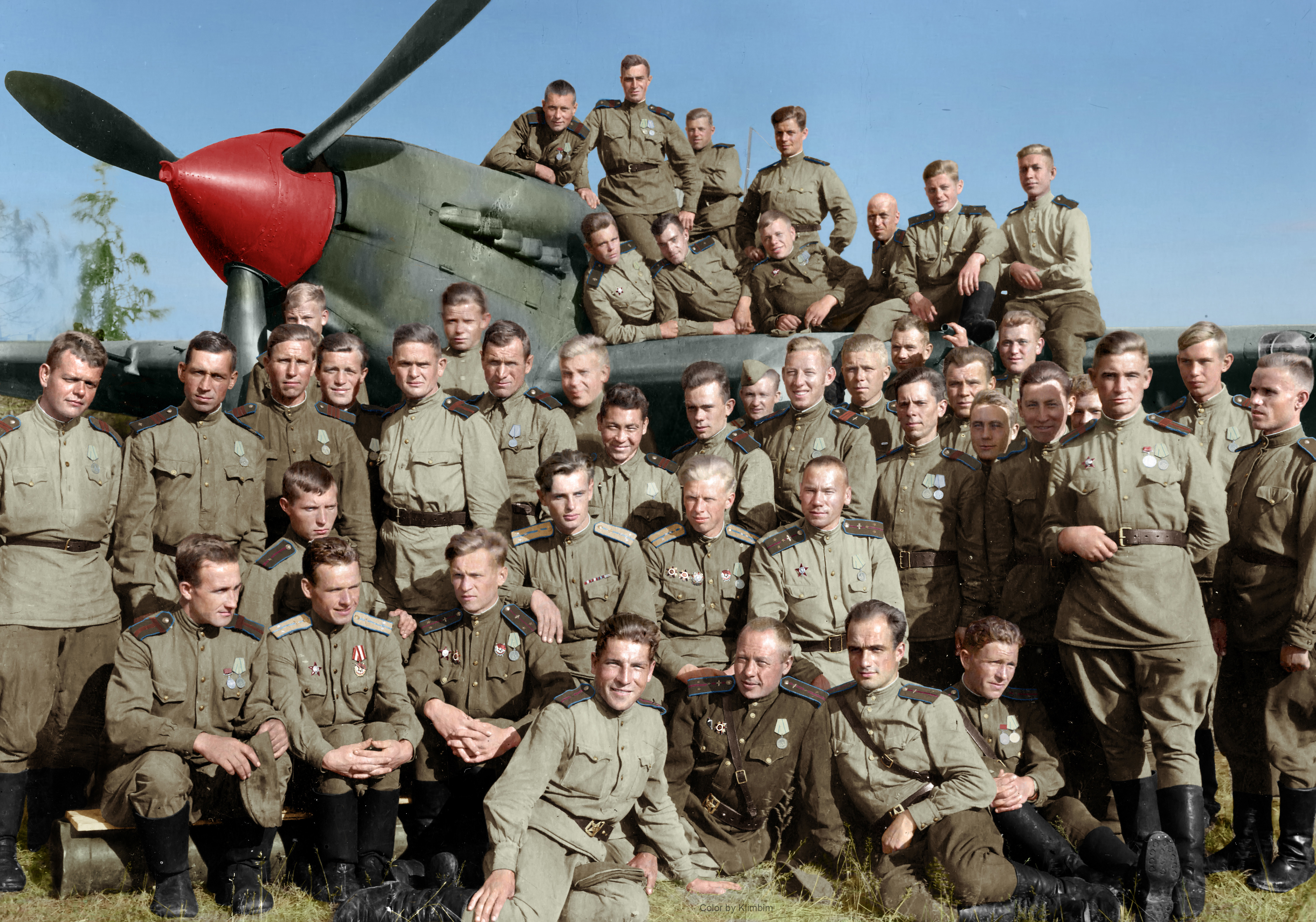 pilots-and-air-gunners-of-the-566th-assault-aviation-regiment-ww2-red-army-hero-of-the-soviet-union.jpg